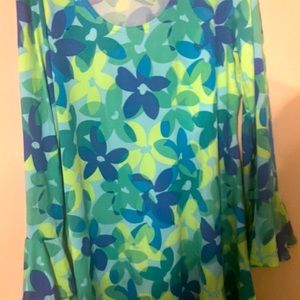 70s theme shirt/flowered 2x only worn once perfect for a 70s theme party